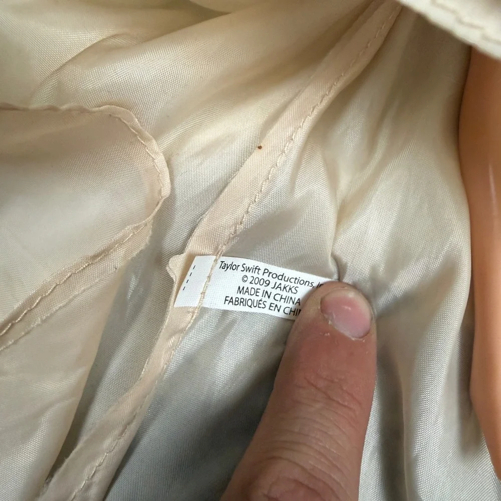Taylor Swift Doll Jakks Pacific OS Cream Love Story Ball Gown Music Video 2009